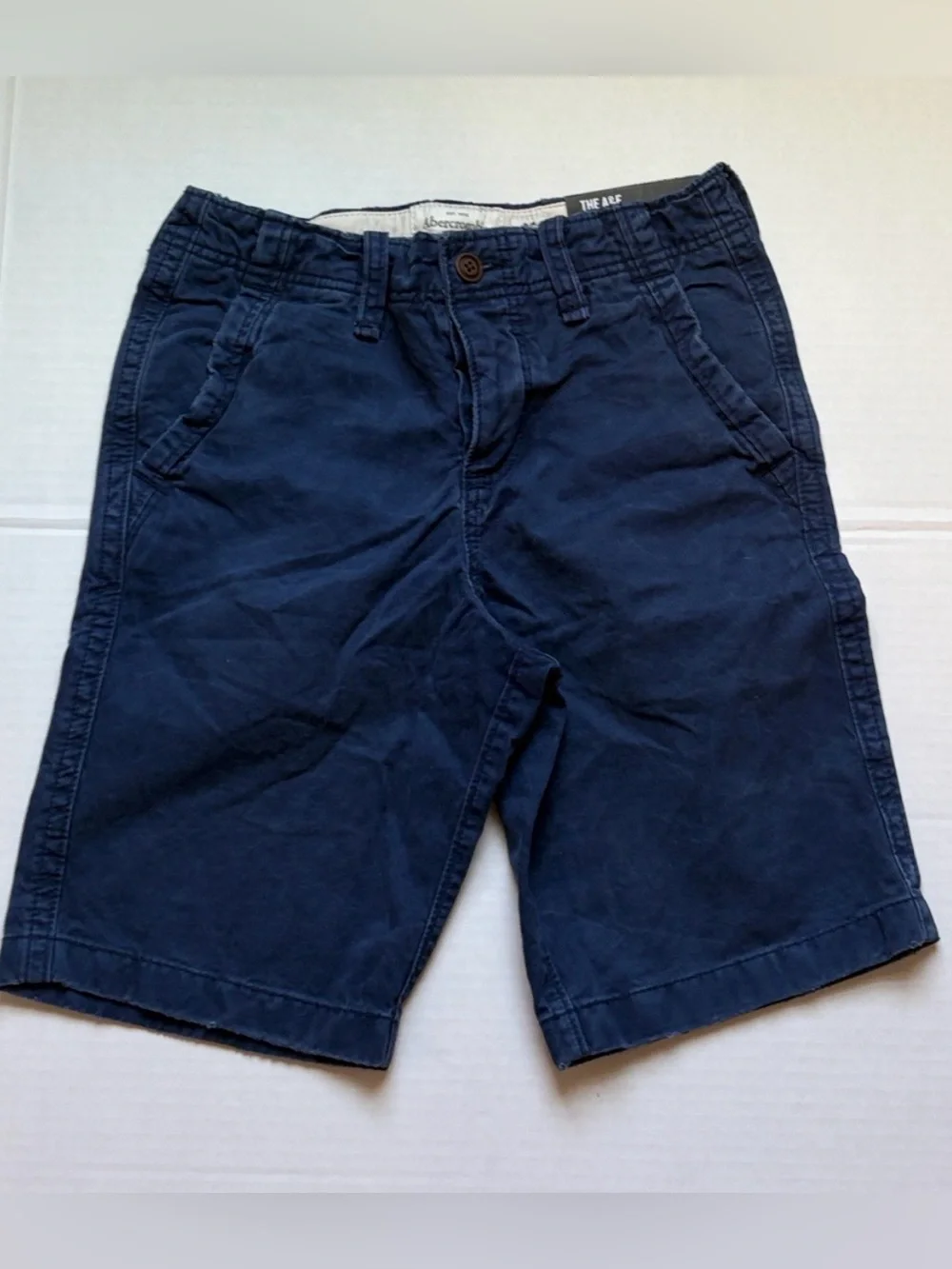 NWT Abercrombie & Fitch Classic Fit At The Knee Shorts